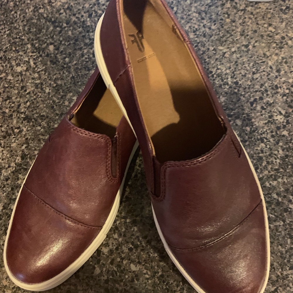 FRYE Gemma Cap Slip